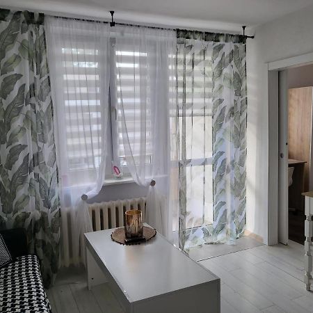 Apartament Zorzy Przy Instytucie Kardiologii Anin Apartamento Varsóvia Exterior foto