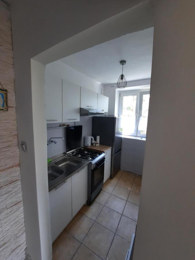 Apartament Zorzy Przy Instytucie Kardiologii Anin Apartamento Varsóvia Exterior foto