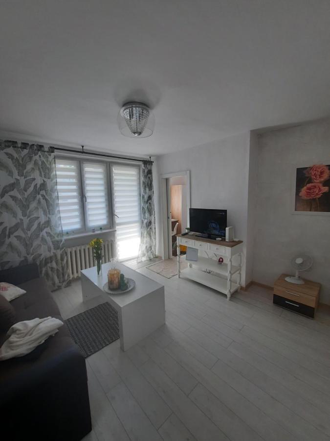 Apartament Zorzy Przy Instytucie Kardiologii Anin Apartamento Varsóvia Exterior foto