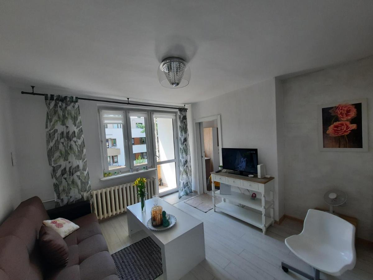 Apartament Zorzy Przy Instytucie Kardiologii Anin Apartamento Varsóvia Exterior foto
