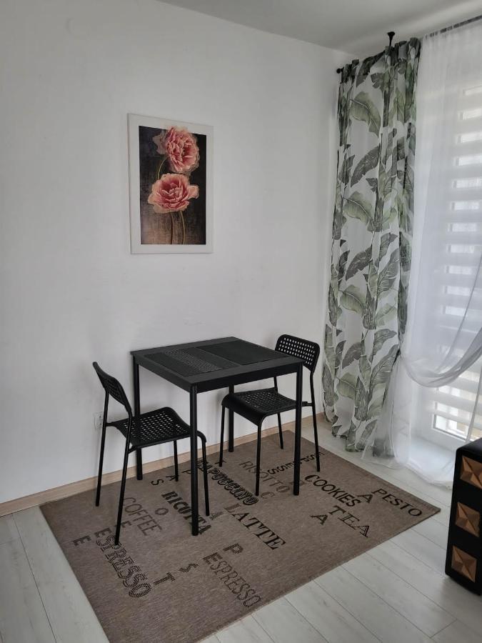 Apartament Zorzy Przy Instytucie Kardiologii Anin Apartamento Varsóvia Exterior foto